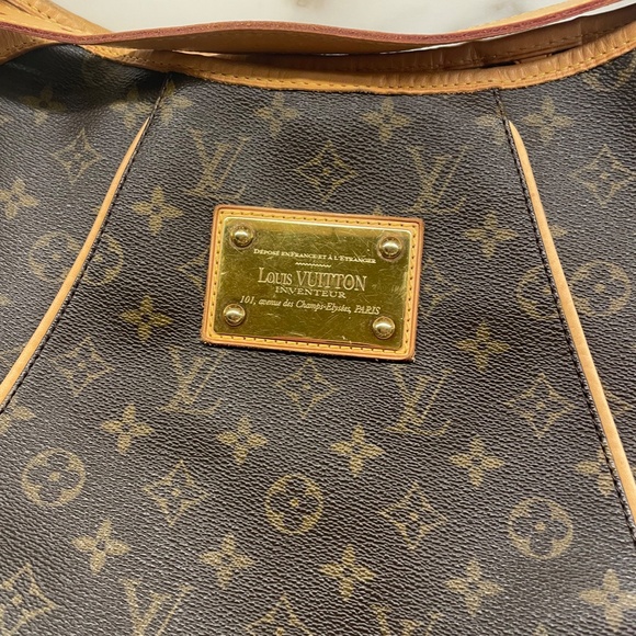 Louis Vuitton Galliera Monogram PM Handbag - Picture 6 of 16